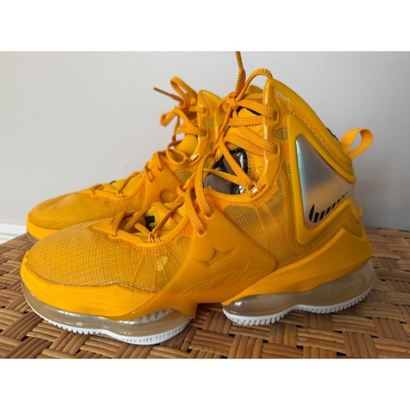 Nike LeBron James Hard Hat 19 Men's Basketball Shoes Yellow 700 Sz 9.5 Univ Gold - Picture 9 of 12